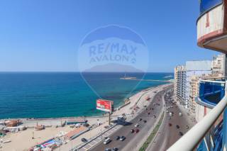 شقه للبيع 600 متر سان ستيفانو على البحر مباشرة