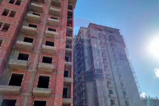 شقه للبيع في كومباوند سولانا ويست متشطب بالتكييفات