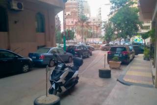 محل للبيع 20 متر سان استيفانو خطوات من الترام