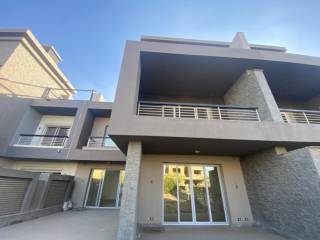 تاون هاوس للإيجار نيو جيزة 400م في ايفوري هيل