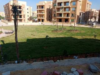 شقه للبيع في كمبوند الخمايل بجوار من مسجد الشرط