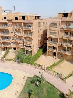 بينتهاوس للبيع في كمبوند المروج 235م