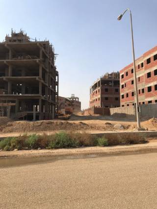 شقه 180م استلام فورى على الممشى السياحى مباشرة