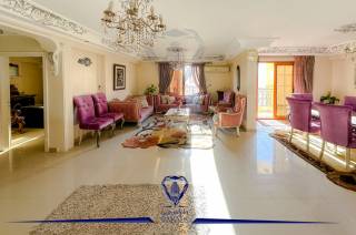 شقة للبيع فى سابا باشا فيو جانبى للبحر لكامل الشقة