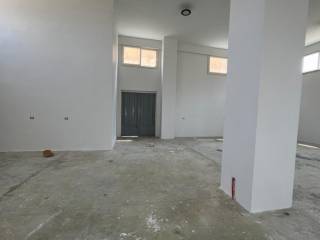 مصنع للبيع 300متر بالعبور نشاط هندسي 3ادروار