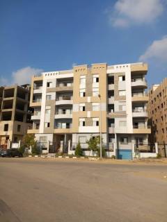 الواجهه اوبن فيو علي جاردن وكمبوند سيتي ايدج