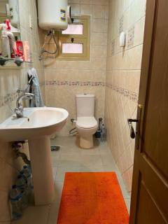 شقة للبيع فى شيراتون دور أرضى مرتفع مساحة 182 متر