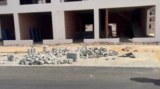 محل للايجار 45 متر مطل على الحى الثامن