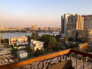 شقة للبيع للبيع الدقي عالنيل