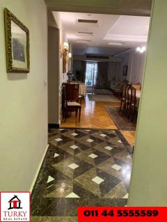 للبيع شقه مميزه لوران علي الترام