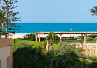 ڨيلا للبيع بمارينا 5 لسان الوزاراء اول صف بحر