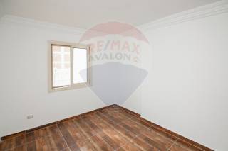 شقه للبيع 180 متر العجمي بيانكي البيطاش