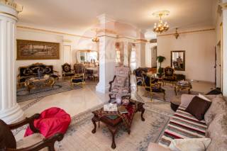 شقه بنتهاوس للبيع 640 متر سموحة شارع بهاء الدين الغتوري