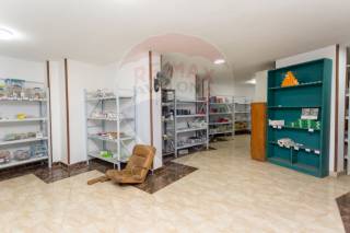 ميزان تجاري للبيع 500 متر فيكتوريا متفرع من الساعة