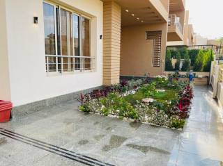 شقه للبيع في كمبوند جوار الشيخ زايد