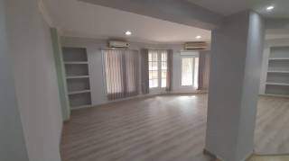 دور ارضي 250م واجهه رئيسي قرب مترو الدقي