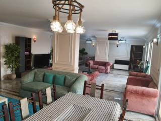 شقة للبيع على شارع الخليفة المامون الرئيسى 200 متر