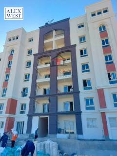 امتلك شقه كمبوند اليكس ويست مطلات مفتوحه