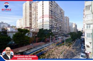 بموقع متميز شقه 131 متر للايجار برشدي تجاري او اداري