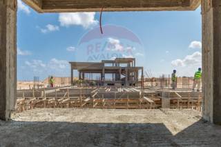 شاليه أرضى بحديقة للبيع الساحل كالي كوست