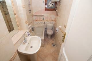 شقة للبيع 280 متر ستانلي خطوات من البحر