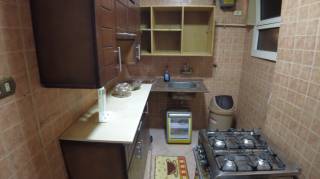 شقة مفروشة للايجار السنوي فقط 100م قرب مصدق دور 3