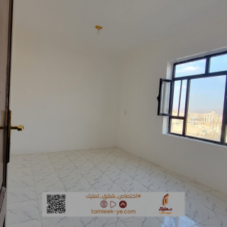 شقة للبيع واسعه والسعر مغري جدا الموقع بيت بوس