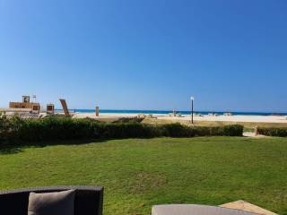 فيلا اول صف للبيع بقرية فالنسيا الساحل الشمالي