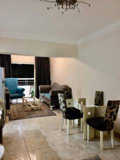 شقه للبيع بالمهندسين شارع احمد عرابى فيو رائع علي نادي الزمالك