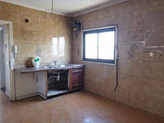 شقه 350م للبيع بالعجوزه 4غرف 3حمام دور اخير 3طبقات