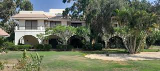 للصفوه قصر فاخر 21000 متر بمدينة سفنكس الجديد