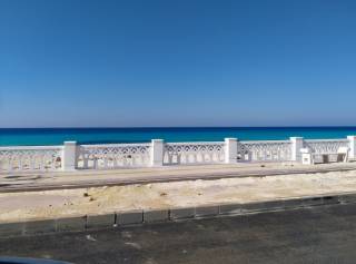 بالتقسيط بمطروح ارض 300متر مسجلة بمدخل شاطى الاصيل