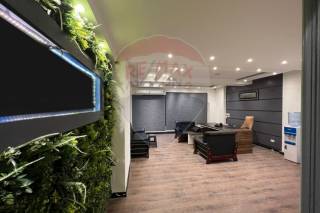 مقر ادارى للبيع بالاقبال على البحر مباشرة