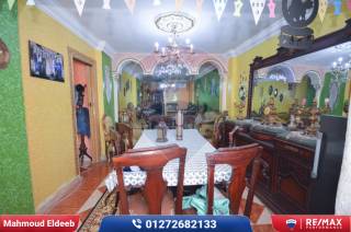 بالحضرة البحرية بالقرب من شارع ابو قير