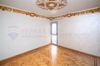 شقة للبيع 185 متر سابا باشا العمارة على البحر