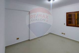 شقة للبيع 145 متر لوران متفرع من البحر