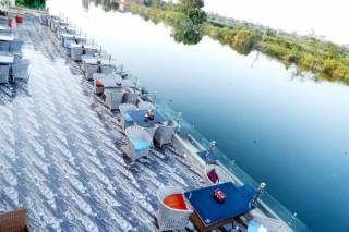 مطعم مساحة1700متر للبيع على طريق الباجور المنوفية