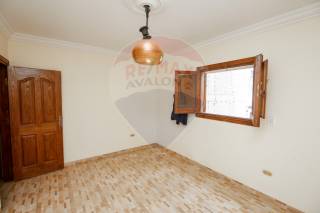 شقة للبيع 192 متر الشاطبي خطوات من البحر