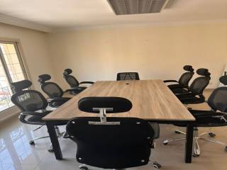 مقر اداري مفروش للايجار في شيراتون مكيف بالكامل