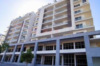 مطعم و كوف للايجار بمارينا بوابة 4 على شوارع رئيسى