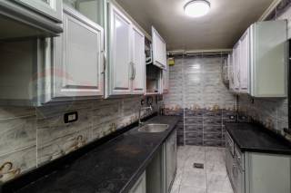 شقة للبيع 187 متر كليوباترا علي البحر مباشرة