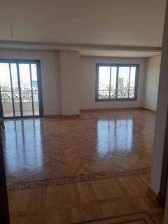 شقه للبيع في السياحيه الشماليه الاولي 6 اكتوبر