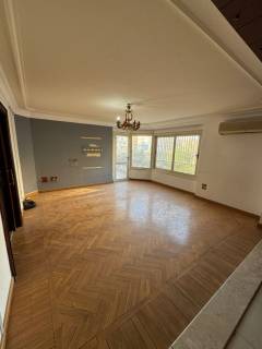 على مساحة 460متر تشطيب فاخر عالمفتاح فى شيراتون