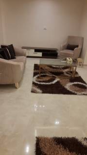 شقه للايجار في الحي السادس عشر الشيخ زايد