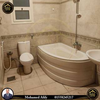 شقة للبيع 192مكامب شيزاربجوار كوبري الجامعة