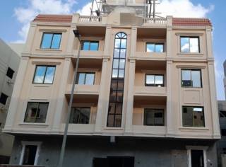 الاندلس تالت نمرة من الشارع الرئيسي الدور شقتين