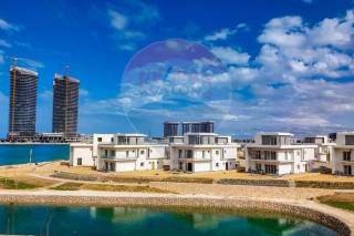 فيلا للبيع بقلب العلمين double view بحر ولاجون