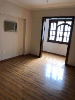 دور ارضي 220م بالدقي 01153254206