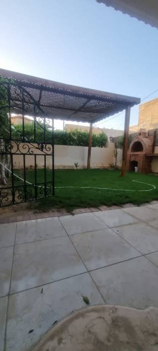 شاليه ارضى بحديقه للبيع بالساحل الشمالي