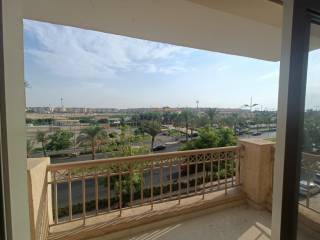 شقه للبيع في مدينتي فيو مفتوح على النادي اول سكن